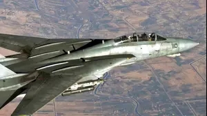 מטוס קרב F-14 של ארצות הברית אירן 14 אפריל 2012