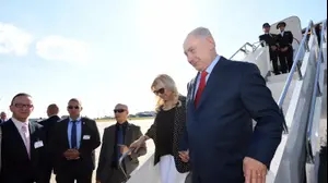 ראש הממשלה בנימין נתניהו ורעייתו שרה נתניהו נוחתים בהונגריה 17 ביולי 2017