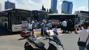 נהגי אוטובוס חסמו את צומת עזריאלי במחאה על תנאי העסקתם 
12.9.21