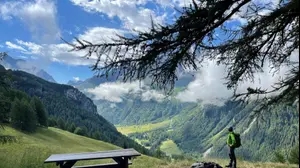 הייקינג בהרי האלפים קלאב מד PEISEY VALLANDRY