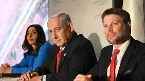 ראש הממשלה בנימין נתניהו, שרת התחבורה מירי רגב, שר האוצר בצלאל סמוטריץ' מציגים את תכנית "ישראל אחת"