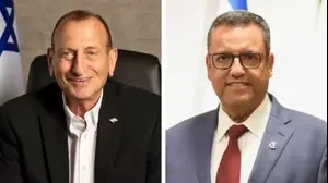 משה ליאון ראש עיריית ירושלים
רון חולדאי ראש עיריית תל אביב