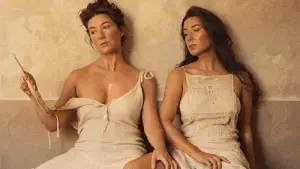 שתי נשים סובלות מהחום