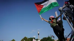 הפגנות פרו פלסטיניות מחוץ לוועידת המפלגה הדמוקרטית בשיקגו, היום הראשון, 20 באוגוסט 2024