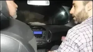 מוחמד סינוואר(מימין), מוביל פרויקט בניית המנהרה ואחיו של יחיא סינוואר נוסע ברכבו