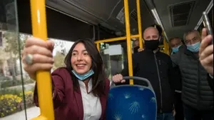 שרת התחבורה מירי רגב באוטובוס בירושלים בדצמבר 2020
