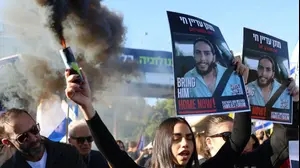 הפגנת הנוער להחזרת החטופים בהשתתפות משפחתו של מתן צנגאוקר , צומת הכפר הירוק, 18 בדצמבר 2024