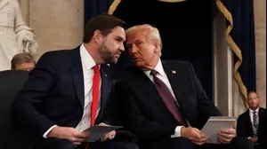 ג׳יי די ואנס סגן נשיא ארה״ב ודונלד טראמפ בהשבעת טראמפ כנשיא ה-47 של ארה"ב, בקפיטול  , 20 בינואר 2025