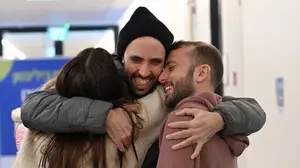 טל שהם במפגש מרגש עם בני משפחתו בבית החולים בילינסון