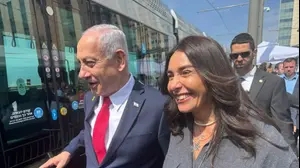 מירי רגב ובנימין נתניהו חונכים את הרכבת הקלה לעין כרם שבועיים לאחר התחילת השירות ותוך הפסקתו ל-24 שעות