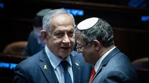 רה"מ בנימין נתניהו עם איתמר בן גביר השר לבט"פ לאחר אישור חזרת שרי עוצמה יהודית לממשלה, 19 במרץ 2025