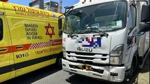 צעירה בת 25 נהרגה מפגיעת משאית בדרך נמיר בתל אביב. 25 במאי 2025