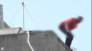 לאחר 9 שעות התבצרות החשוד ברצח בת זוגו קפץ מהגג