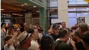 מתנגדים ליאיר גולן מפוצצים אירוע שהיה אמור לנאום בו בסביון, עם משרוקיות ומגפונים. 3 ביוני 2025