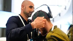 הקסדה של חברת GrayMatters