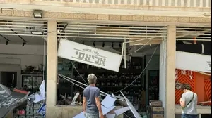 נזק בבתי עסק בתל אביב כתוצאה מפגיעות טילים מאיראן, 16 ביוני 2025
