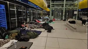 תחנות תת קרקעיות של הרכבת הקלה במרכז משמשות כמקלטי ענק ליליים