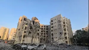 בניין המגורים בבאר שבע שנפגע מטיל איראני