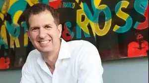 מיקי מלכה, אחד מבעלי הפועל תל אביב כדורסל