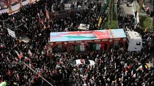 הלוויה של בכירי משמרות המהפכה והצבא שחוסלו בתקיפות של ישראל בטהראן, איראן, 28 ביוני 2025