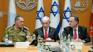 ראש הממשלה בנימין נתניהו, שר הביטחון ישראל כ״ץ והרמטכ״ל רב-אלוף אייל זמיר נפגשו עם פורום המטה הכללי של צה״ל , הקריה, 30 ביוני 2025