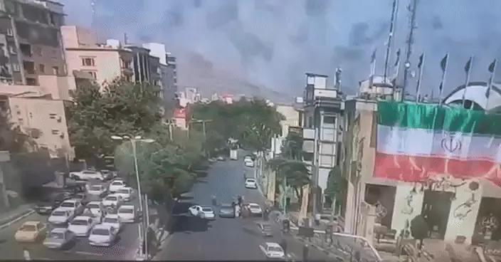 מצלמות האבטחה מתקיפה ישראלית בכיכר קודס (ירושלים) הנמצאת בטהראן במהלך מבצע עם כלביא