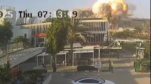 תיעוד פגיעת הטיל בסורוקה ממצלמות האבטחה של בית החולים