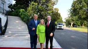 דונלד טראמפ מקבל את פניהם של בנימין ושרה נתניהו בבית הלבן, 7.7.2025