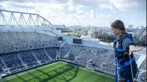 באנג'י על גג SkyField