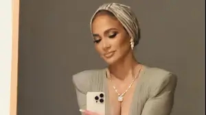 ג'ניפר לופז במצרים עם טורבן