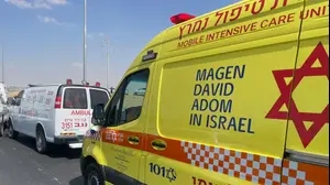 אמבולנס בזירת הירי בצומת שוקת