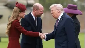דונלד טראמפ אומר שלום לקייט מידלטון, רגע לפני שלחש לה באוזן.