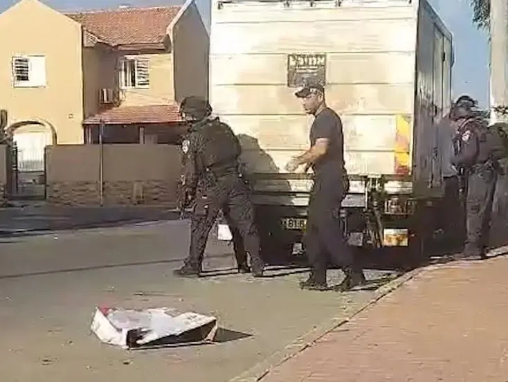 כוחות הביטחון בזירת בני הערובה באופקים