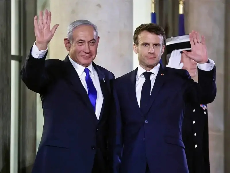 צעד מוסרי או ניסיון להשאיר חותם: מה רוצה מקרון?