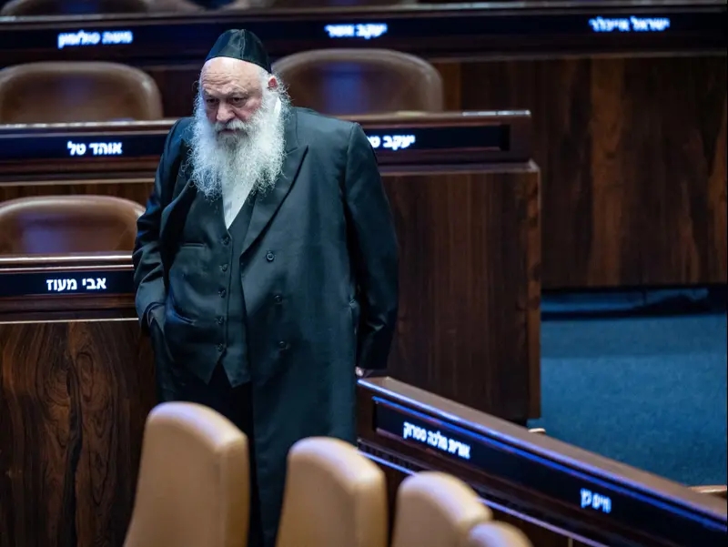מה המשמעויות של התפטרות השר גולדקנופף מהממשלה?