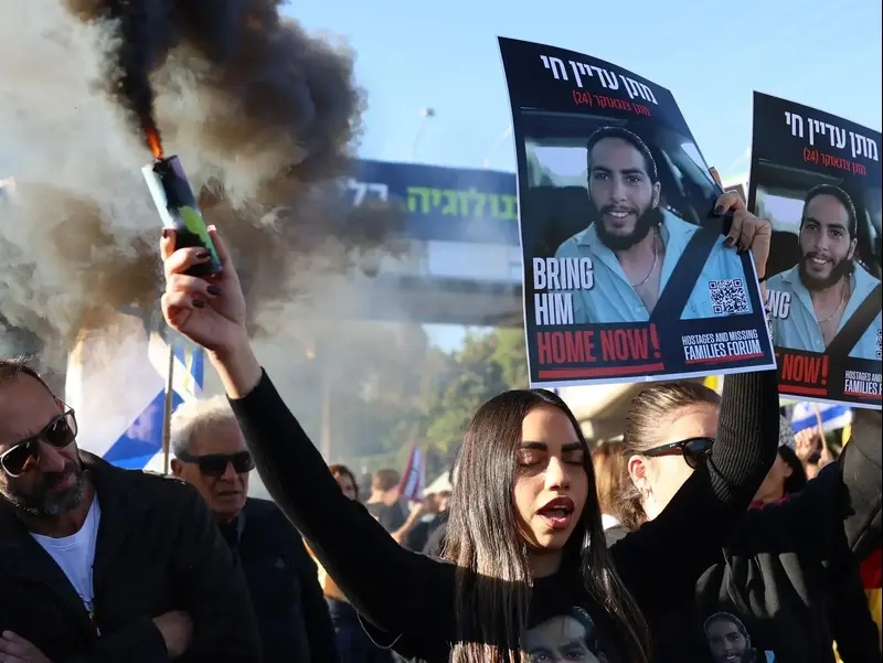 הפגנת הנוער להחזרת החטופים בהשתתפות משפחתו של מתן צנגאוקר , צומת הכפר הירוק, 18 בדצמבר 2024