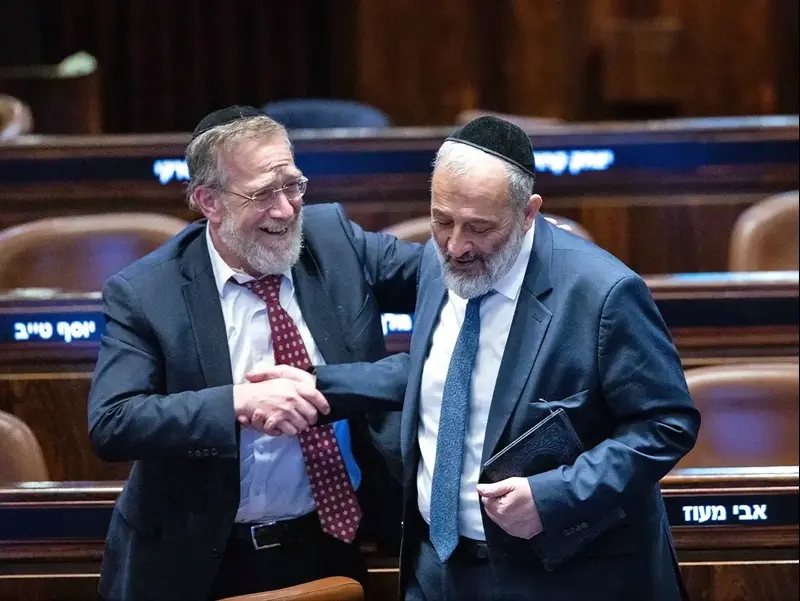 דרעי יושב על הגדר - מה זה אומר על גורל הקואליציה?
