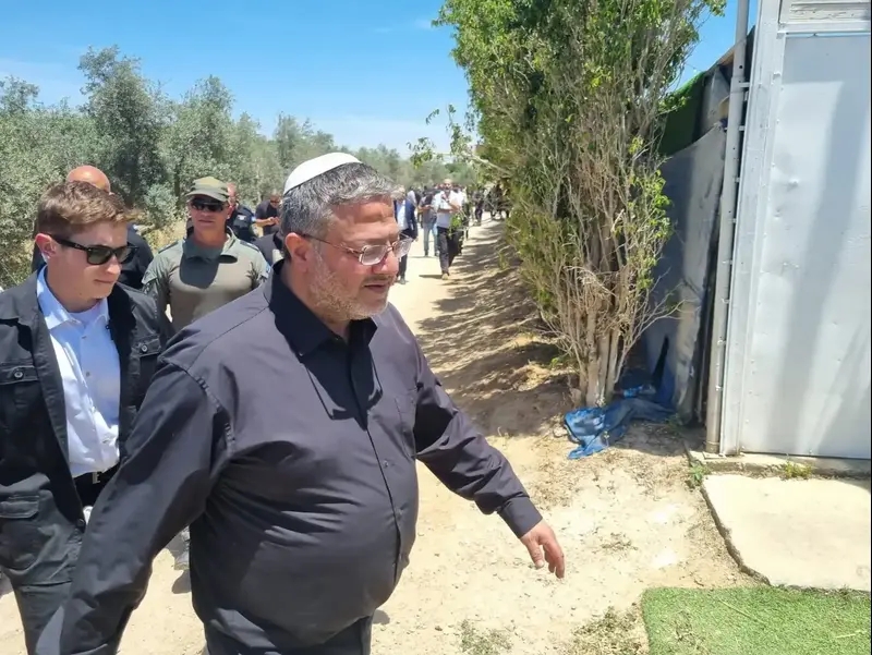 בן גביר במבצע משטרתי ברהט. 7 במאי 2025