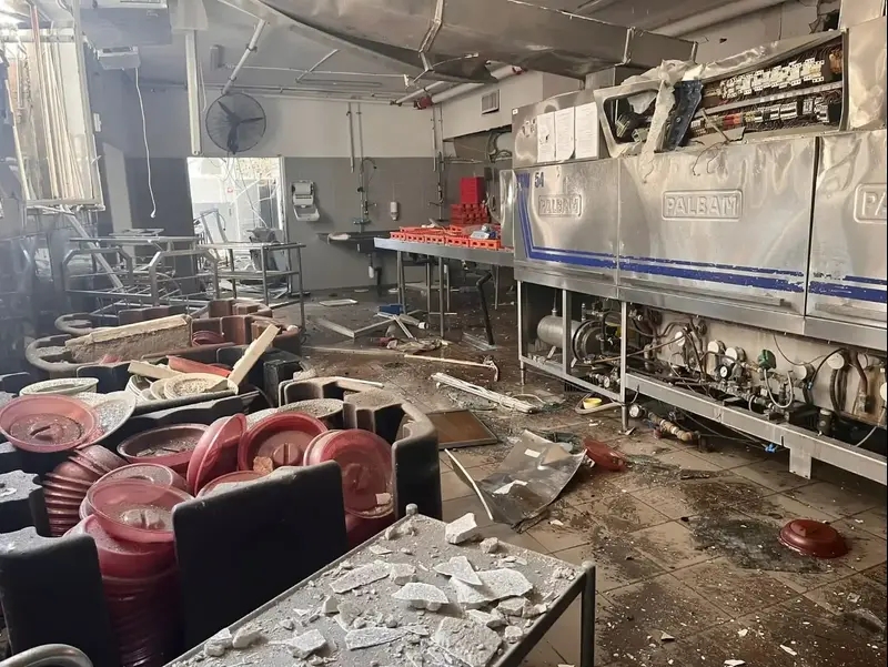 הנזק שנגרם מפגיעת טיל איראני, בית החולים סורוקה, באר שבע, 19 ביוני 2025