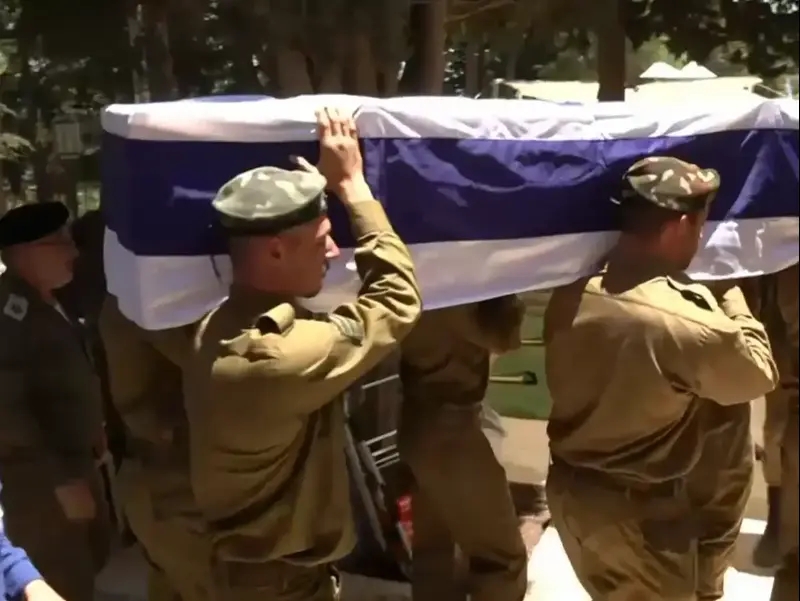 אביו של משה ספד, הרב תקף: "נפל במקום ממנו גורש"