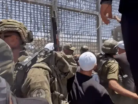 עשרות דרוזים חוצים את הגבול