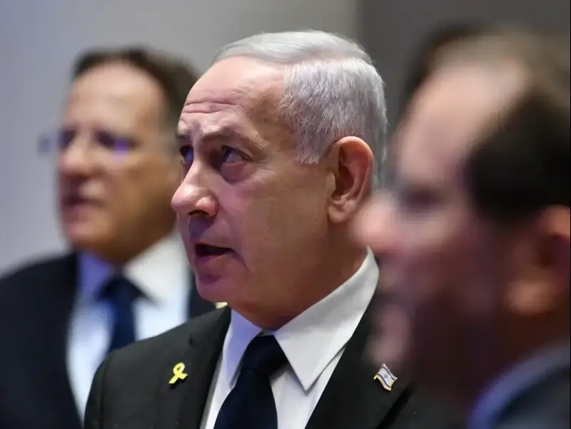 השאלה נזרקה, נתניהו התבלבל, מעד, והכיר בשואה הארמנית