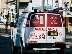 בן 3 מורדם ומונשם לאחר שנחנק מעוף