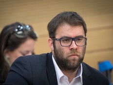 העימות בין הח"כ לשעבר לאוריך הידרדר לכיוון לא צפוי