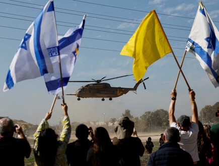 חמאס: "דנים במתווה חלקי", גורם בישראל: "שעות גורליות"