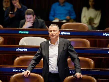 בכיר בליכוד: טירוף וחוסר אחריות, אדלשטיין גורר לבחירות
