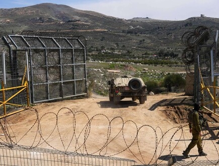 דרמה בגבול: עשרות דרוזים פרצו את הגדר וחצו לשטח סוריה