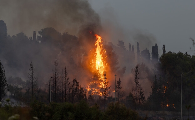 "מטוסי הכיבוי לא יכולים לעבוד בגלל תנאי מזג האוויר"