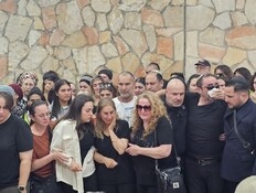 המונים מלווים את צאלה למנוחות: "היא בסך הכול רצתה ללדת"