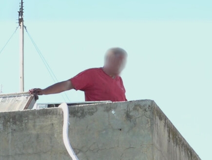 נקבע מותו של הגבר שדקר את זוגתו למוות וקפץ מגג הבניין